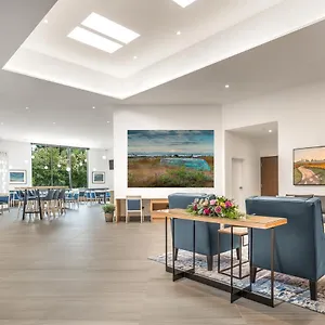https://coast-tsawwassen-inn.richmond-hotels.com